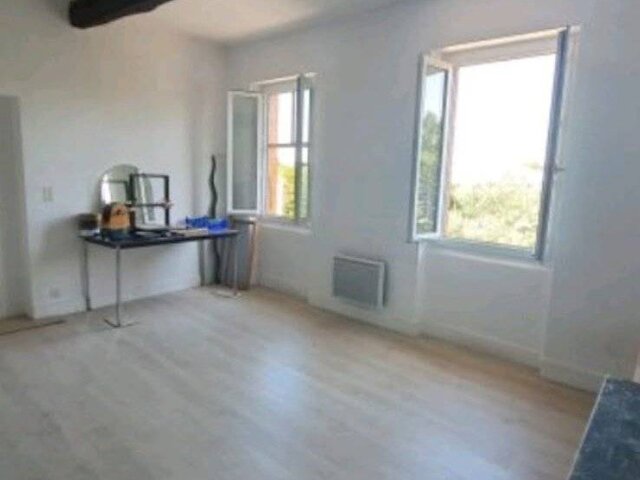 Large first-floor room, garden side